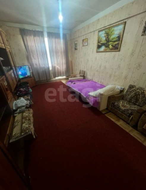 3 комн., 79 м², Блочный, Другие районы