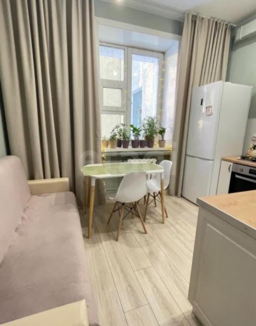 3 комн., 70 м², Сталинка, Центр - район пл. Дружбы 5