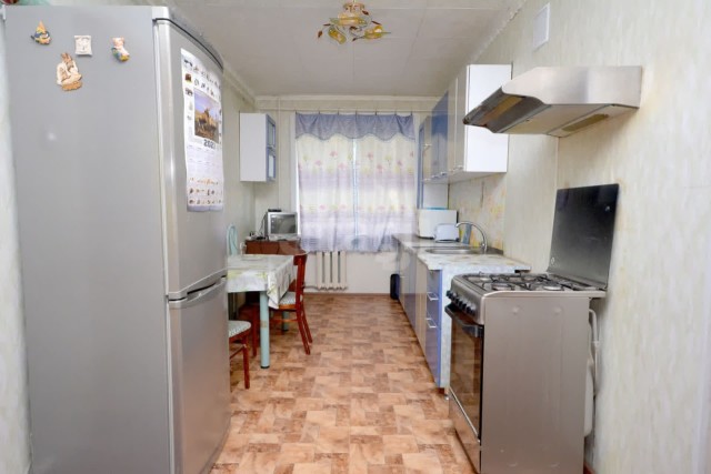 3 комн., 62 м², КПД, Дом быта 4