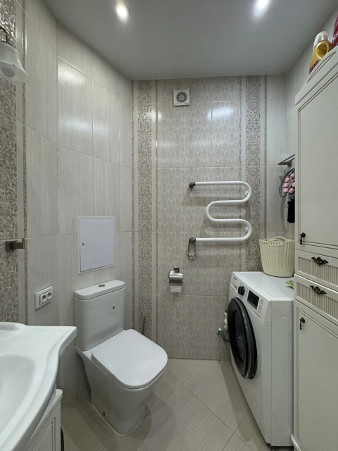 3 комн., 80 м², Инд. планировка, Крытый рынок 5