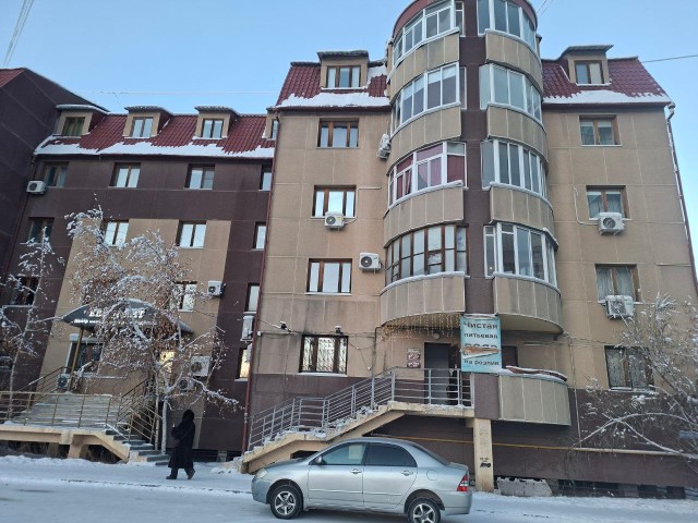 3 комн., 93 м², Монолитно-каркасный, Сахацирк