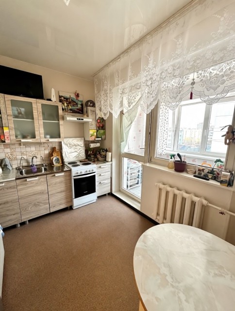 3 комн., 82 м², Блочный, Вавилон 4