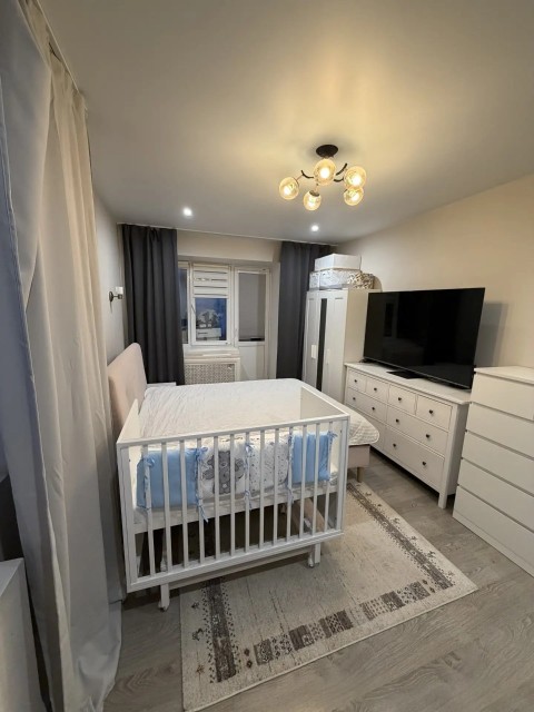 2 комн., 65 м², Блочный, Рынок Столичный 4