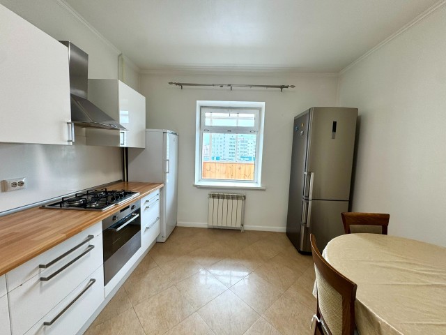 2 комн., 69 м², Блочный, Центр - район пл. Дружбы 2