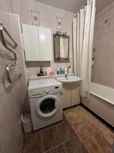 2 комн., 57 м², Монолитно-каркасный, 31 школа 8