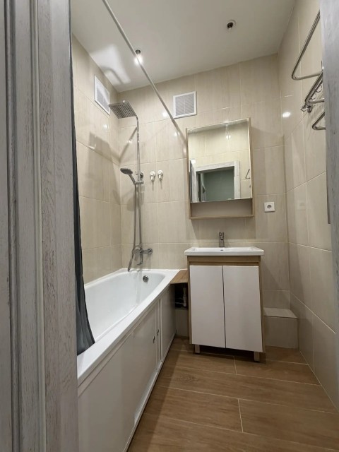 2 комн., 65 м², Блочный, Рынок Столичный 9