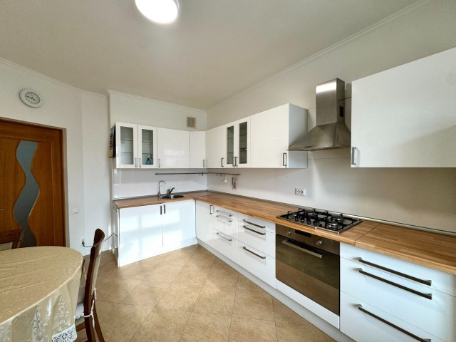 2 комн., 69 м², Блочный, Центр - район пл. Дружбы 3