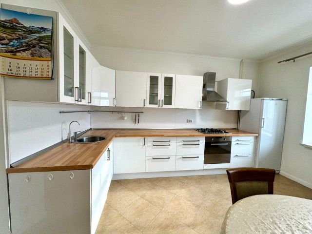 2 комн., 69 м², Блочный, Центр - район пл. Дружбы