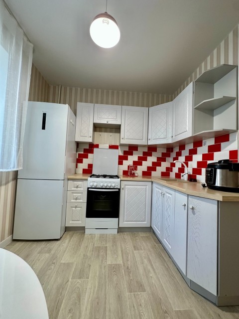 3 комн., 72 м², Инд. планировка, Авиапорт 9