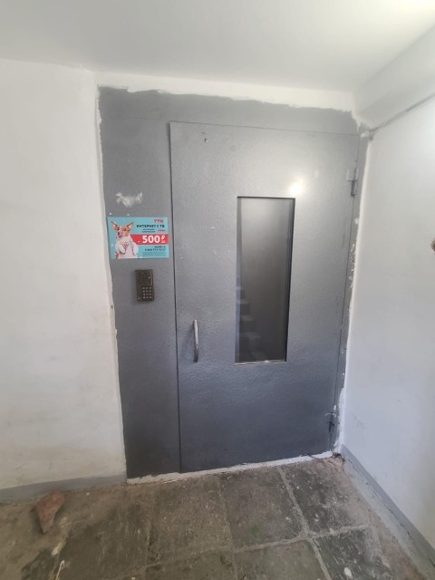 2 комн., 40 м², Хрущевка, Площадь Победы 3