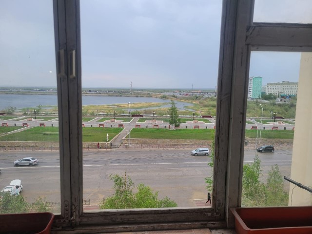 2 комн., 40 м², Хрущевка, Площадь Победы 6