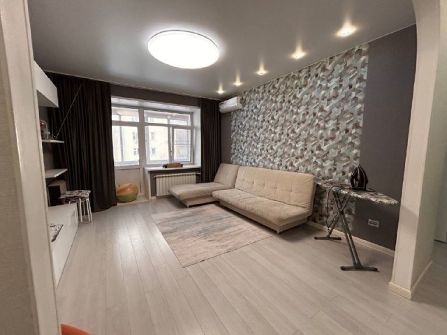 3 комн., 69 м², Другое, Центр - район пл. Ленина 2