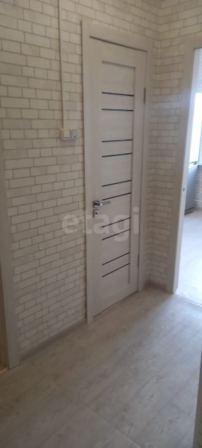 2 комн., 57 м², Дерев. б/у, Кирзавод 14