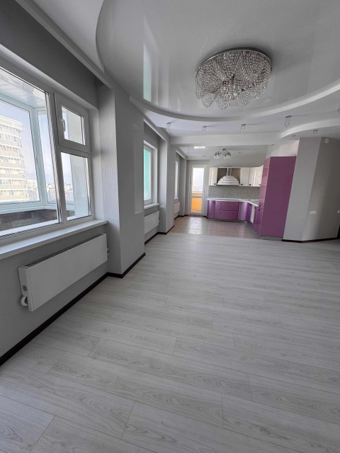 3 комн., 102 м², Блочный, Крытый рынок 2