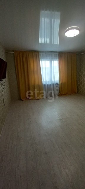 2 комн., 57 м², Дерев. б/у, Кирзавод