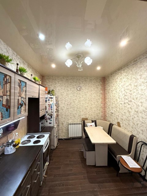 2 комн., 37 м², Блочный, Авиапорт 3