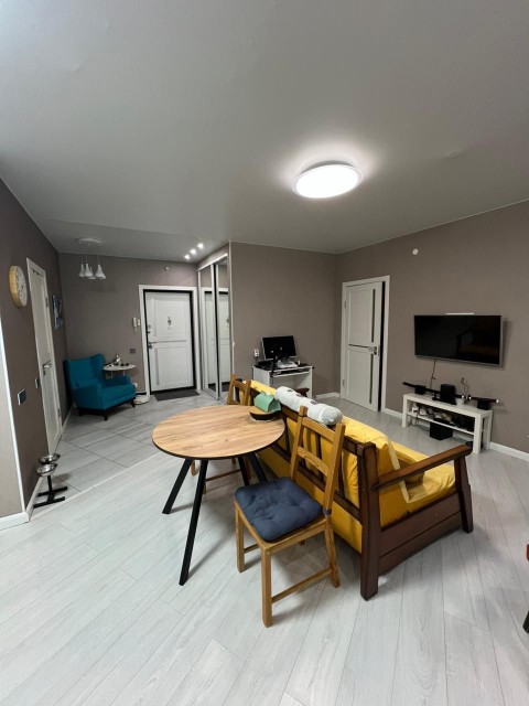 3 комн., Монолитно-каркасный, 103 квартал (Ростелеком) 2