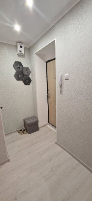 2 комн., 43 м², Блочный, Крытый рынок 6