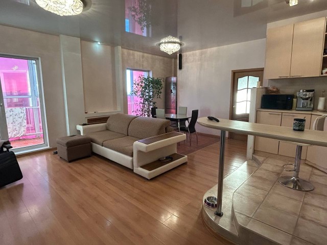 2 комн., 69 м², Монолитно-каркасный, Центр - район пл. Орджоникидзе 3