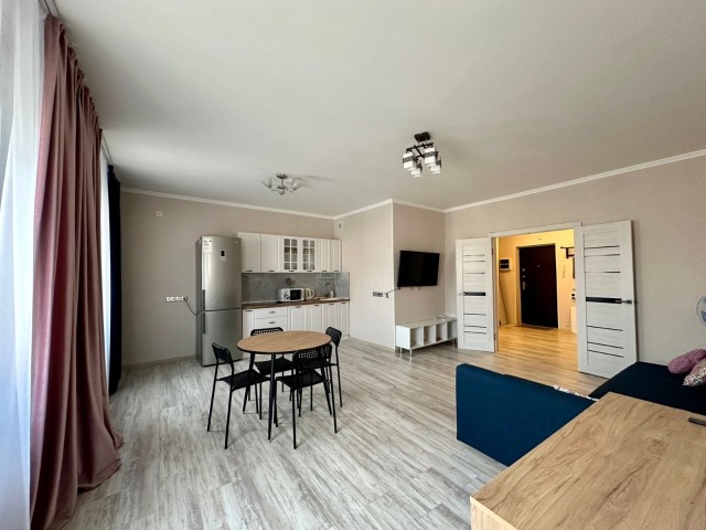 3 комн., 77 м², Монолитно-каркасный, Центр - район пл. Орджоникидзе 4