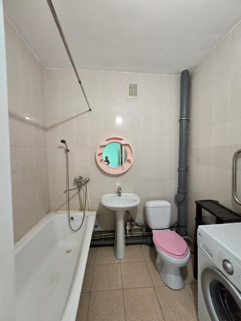 1 комн., 35 м², Блочный, Областная больница, рынок "Манньыаттаах" 11