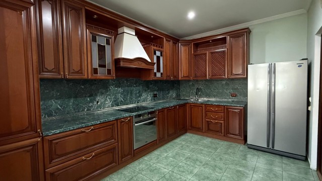 3 комн., 93 м², Инд. планировка, Сахацирк