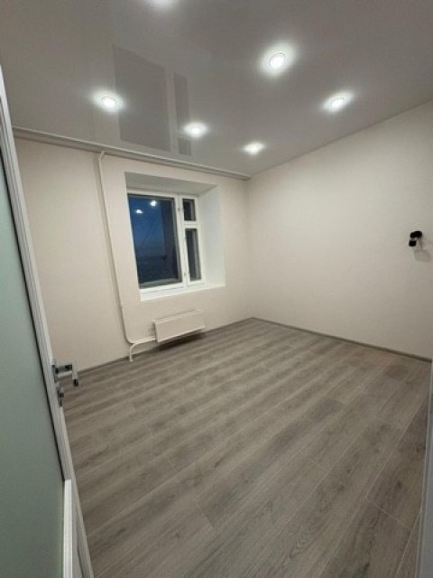 3 комн., Блочный, 26 школа 4