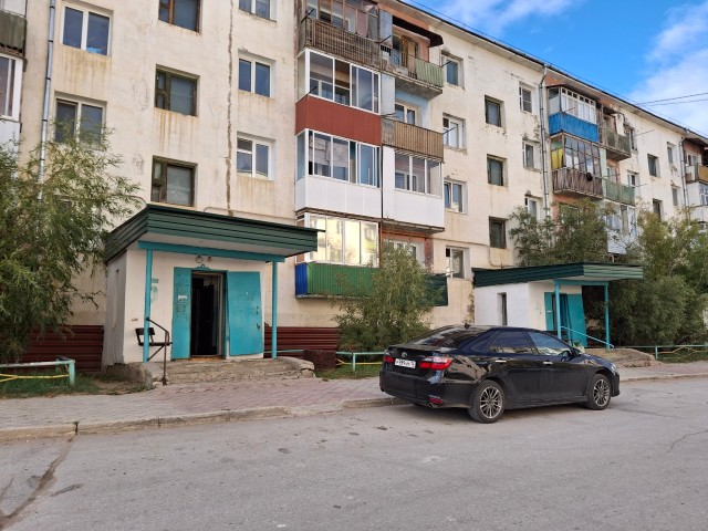 3 комн., 57 м², Блочный, Жатай