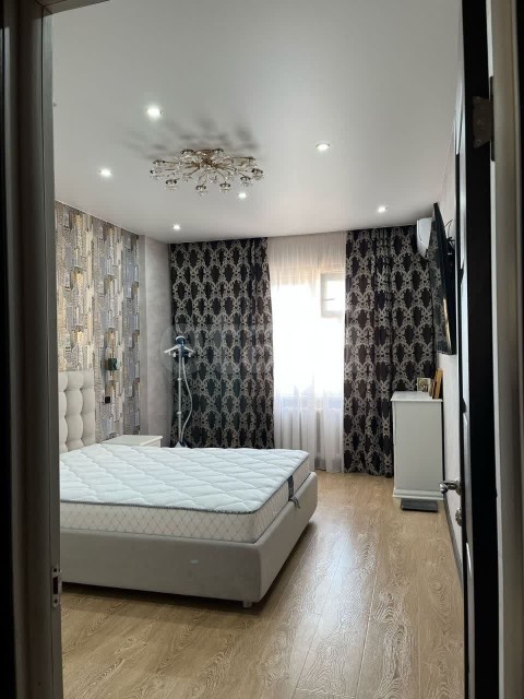 3 комн., 86 м², Монолитно-каркасный, Авторынок 13