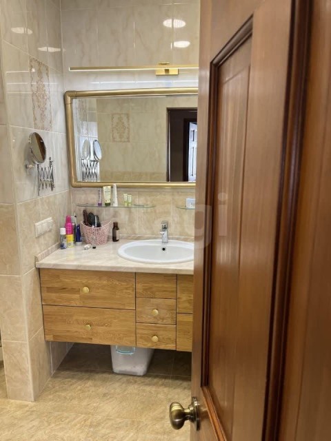 4 комн., 129 м², Монолитно-каркасный, Центр - район пл. Ленина 17