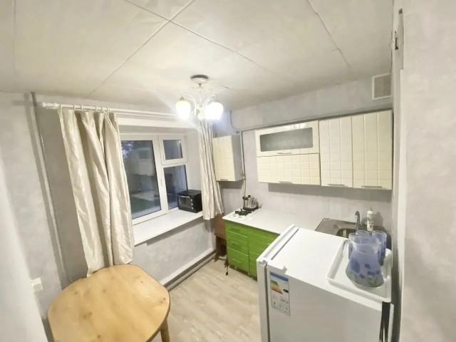 1 комн., 33 м², Блочный, Центр - район пл. Орджоникидзе 2