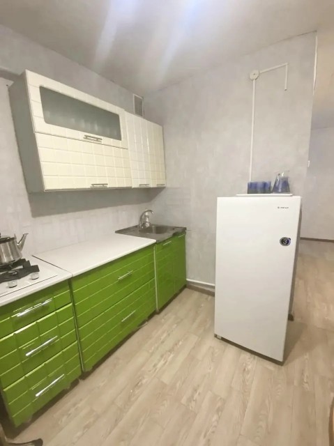 1 комн., 33 м², Блочный, Центр - район пл. Орджоникидзе 3