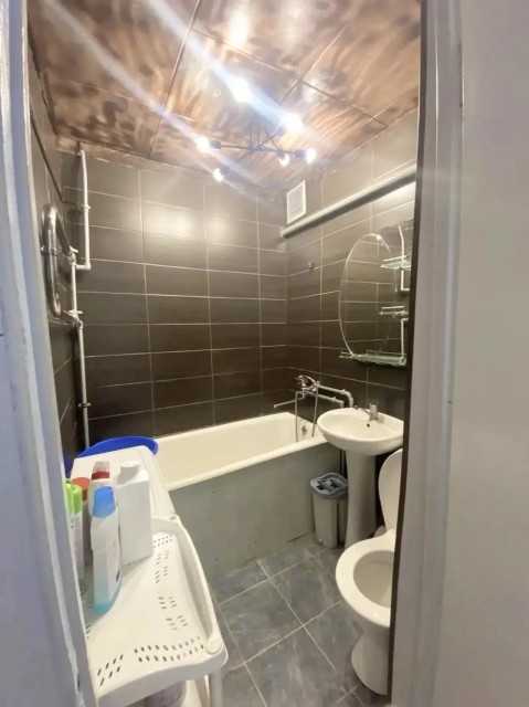 1 комн., 33 м², Блочный, Центр - район пл. Орджоникидзе 5