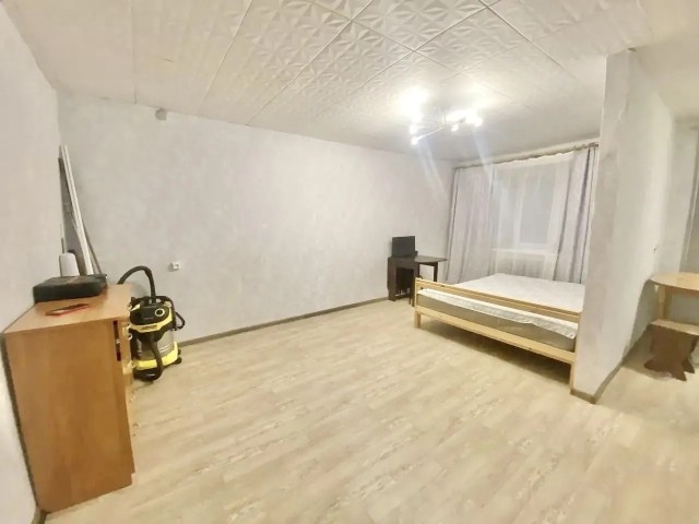 1 комн., 33 м², Блочный, Центр - район пл. Орджоникидзе