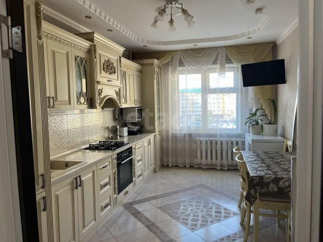 3 комн., 86 м², Монолитно-каркасный, Авторынок