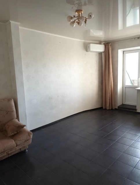 2 комн., 63 м², Блочный, Площадь Победы 5