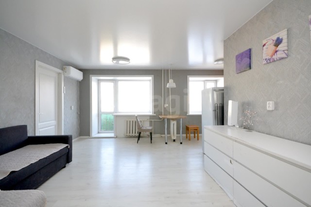 3 комн., 54 м², Хрущевка, Площадь Победы 5