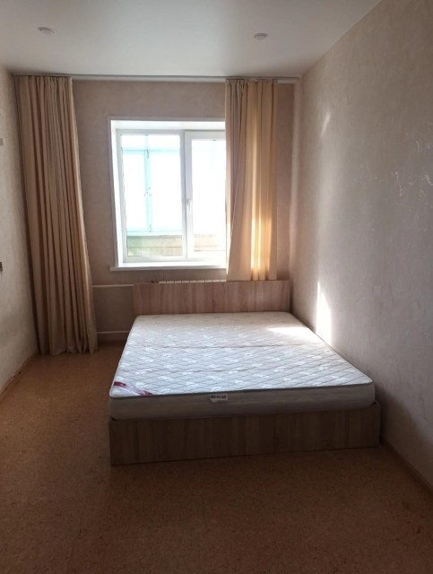 2 комн., 63 м², Блочный, Площадь Победы 7