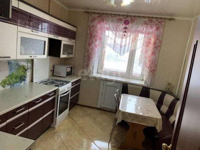 3 комн., 73 м², Инд. планировка, Площадь Победы