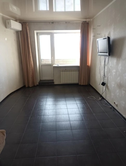 2 комн., 63 м², Блочный, Площадь Победы 4