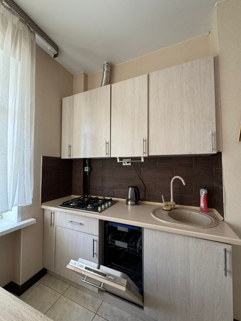 2 комн., 63 м², Сталинка, Центр - район пл. Дружбы 5