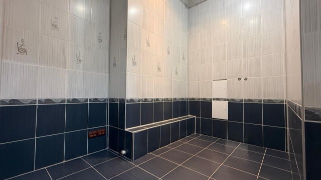 3 комн., 93 м², Инд. планировка, Сахацирк 17