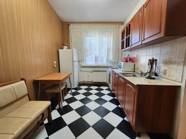 2 комн., 86 м², Блочный, Кинотеатр Лена 4