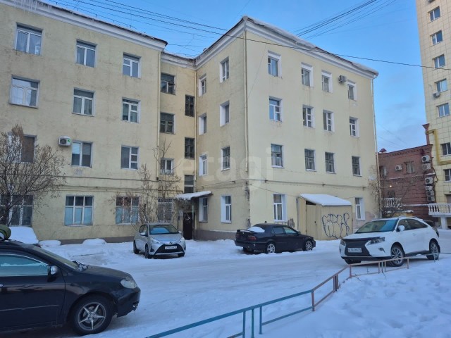 3 комн., 70 м², Сталинка, Центр - район пл. Дружбы 17