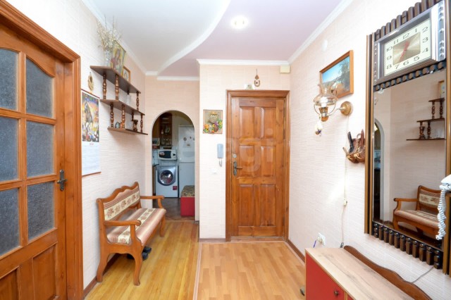 3 комн., 69 м², Инд. планировка, Гимеин 11