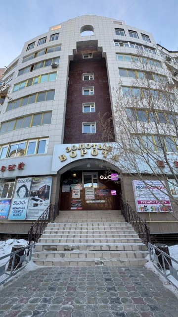 3 комн., 95 м², Блочный, ТЦ "Олонхо" 2