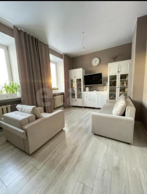 3 комн., 70 м², Сталинка, Центр - район пл. Дружбы 2