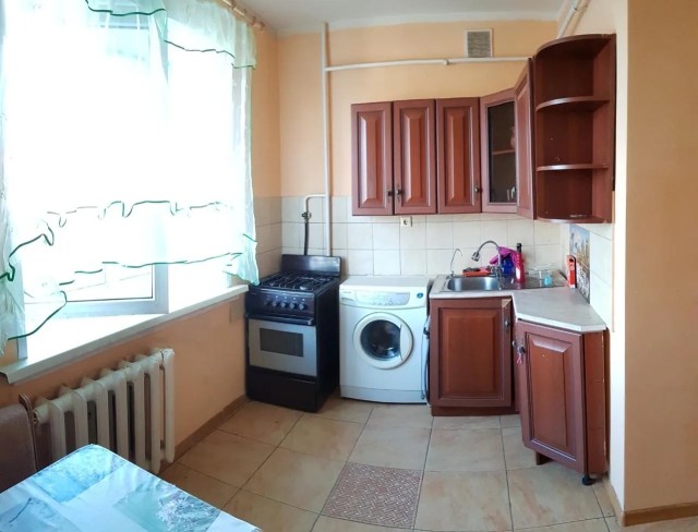 2 комн., 58 м², Блочный, Областная больница, рынок "Манньыаттаах" 6