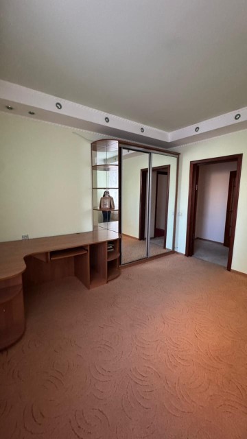 3 комн., 95 м², Блочный, ТЦ "Олонхо" 9