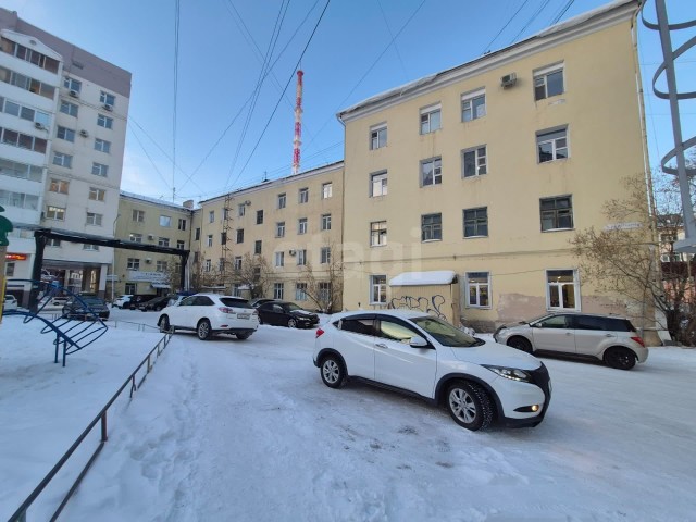 3 комн., 70 м², Сталинка, Центр - район пл. Дружбы 6